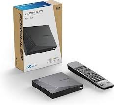 Boîtier Formuler Z11 Pro avec sa télécommande